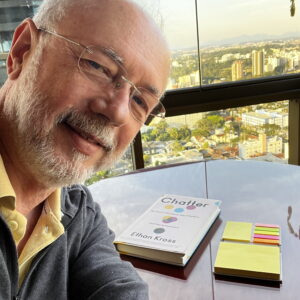 Silvio recomenda livro Chatter